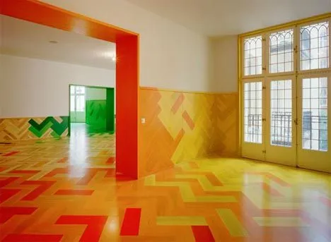 Diseño Interior de colores y estampados en Apartamento Reciclado ...