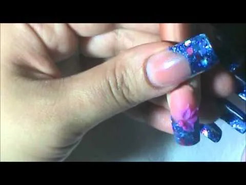 Diseño De Uñas Acrilico Azul con Regalito - YouTube