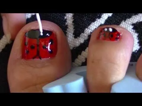 diseño de uñas para pies (mariquitas) - YouTube