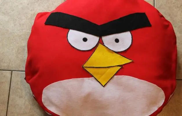 Como hacer un disfraz del ave rojo de Angry Bird | Todo Manualidades