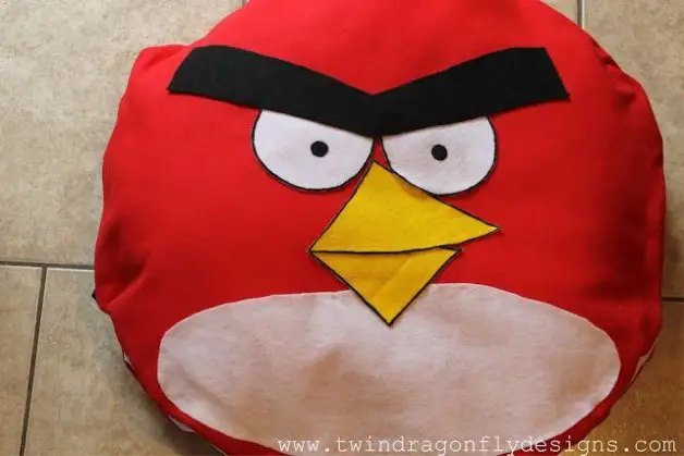 Como hacer un disfraz del ave rojo de Angry Bird | Todo Manualidades