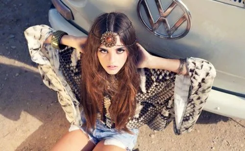 Disfraz casero de hippie para mujer | Blog de maquillaje Guapa al ...