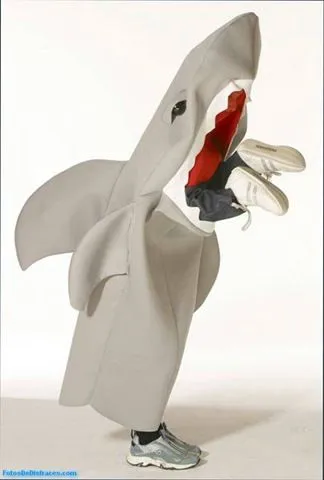 Como hacer un disfraz de tiburon para niño - Imagui