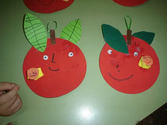 Tomates de Cartulina - Manualidades Infantiles