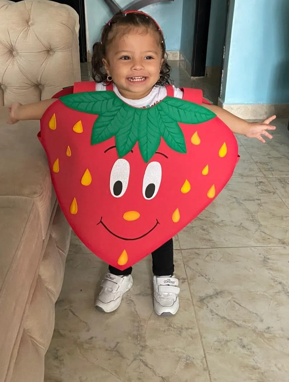 Disfraz de tomate infantil en 2023 | Trajes de frutas, Disfraz de frutas,  Manualidades