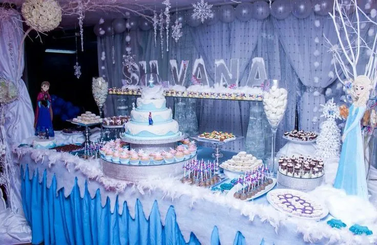 Disney frozen party deco Silvana's 1rst bday! Decoracion de "Una ...