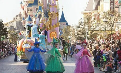 Disney Magic on Parade! - Hotel Disneyland