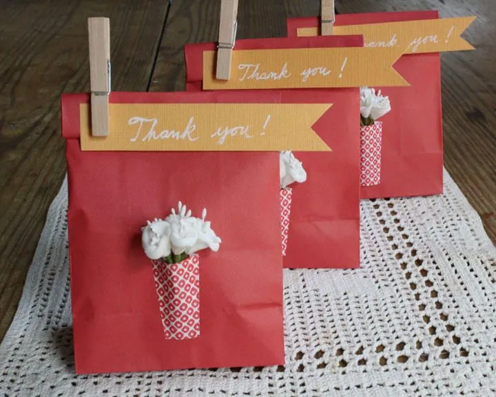 DIY: Mini bolsitas para los regalos de los invitados | Fuxia Atelier
