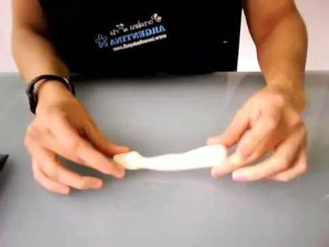 DIY♥Como realizar una pierna y un pie con porcelana fría - YouTube
