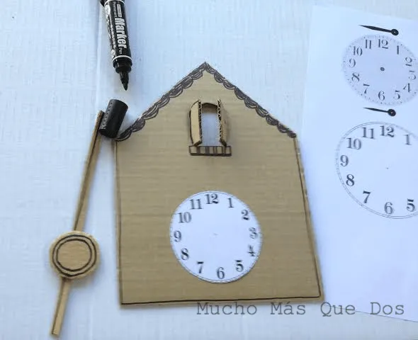 Mucho Más Que Dos: DIY Reloj Cuco de cartón