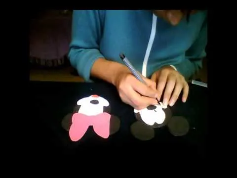 Como hacer un dulceron de mickey mouse.wmv - YouTube