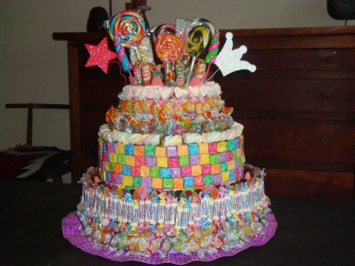 DULCES Y ALGO MÁS: CUMPLEAÑOS INFANTIL - super torta de caramelos!!!
