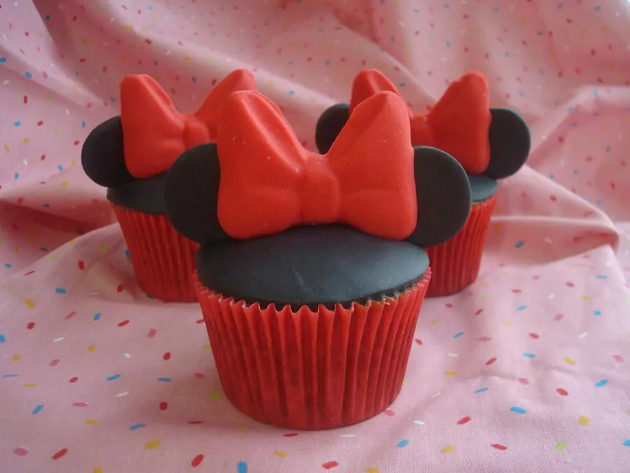 eatingrecipe.com Minnie Mouse Cupcakes