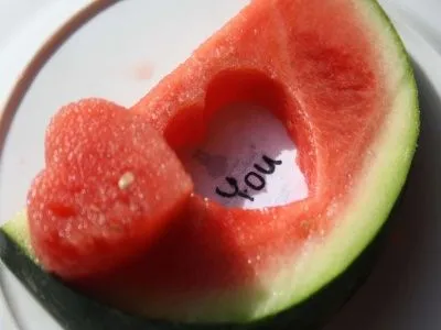 Edyblog: Disfruta en verano de la refrescante y saludable sandía Edyblog: Disfruta en verano de la refrescante y saludable sandía