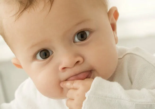 Edyblog: ¿Por qué muchos bebés nacen con ojos azules?