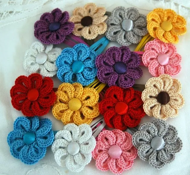 Eight overlapping petals crochet flower. Flor de ocho pétalos ...