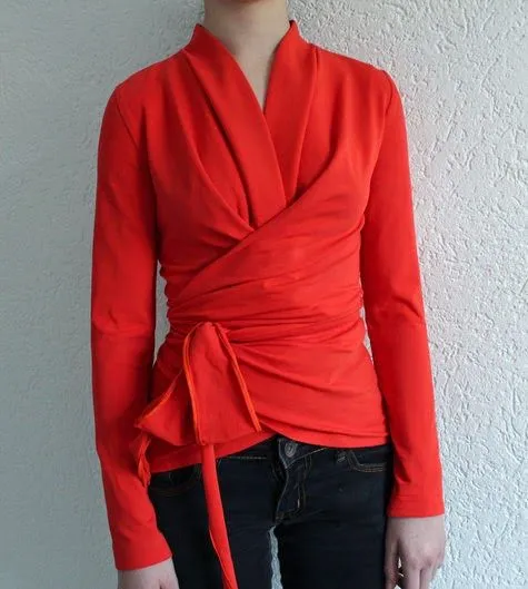 yo elijo coser: Patrón gratis: blusa envolvente de Burda (2 versiones)