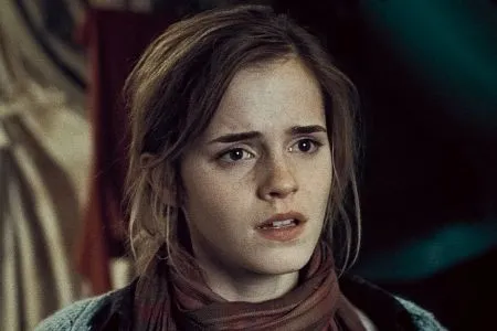 Emma Watson dishes Harry Potter and the Deathly Hallows!