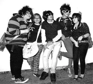 Emos los inadaptados de siempre Emos los inadaptados de siempre