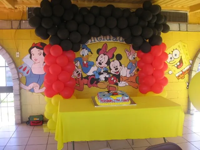 Decoración globos Mickey bebé - Imagui