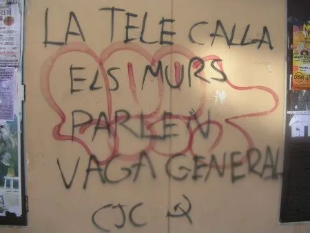 Graffitis textuales en Escrituras expuestas de Petrer
