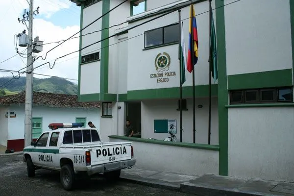 Imagenes de una estacion de policia - Imagui