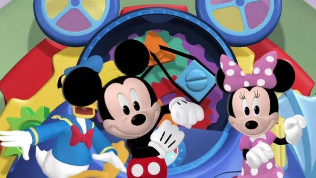La exhibición de moños de invierno de Minnie - La casa de Mickey ...