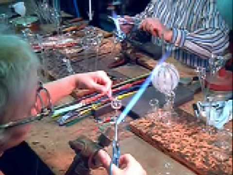 fabricacion rosas de vidrio - YouTube