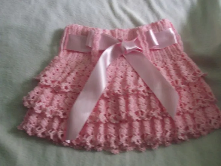 falda en crochey para niña en color rosa elaborada en tres dás ...