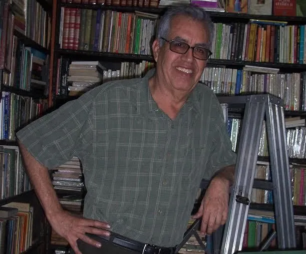 Fallece el librero Julio Gálvez, <em>don Búho </em>