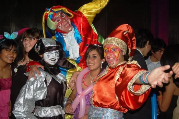 Esto no debe faltar en la hora loca de tu fiesta de 15 Esto no debe faltar en la hora loca de tu fiesta de 15