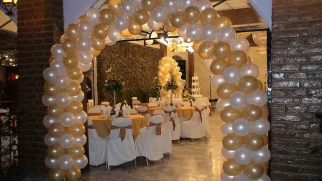 Fantásticos arreglos de globos para una boda magnífica