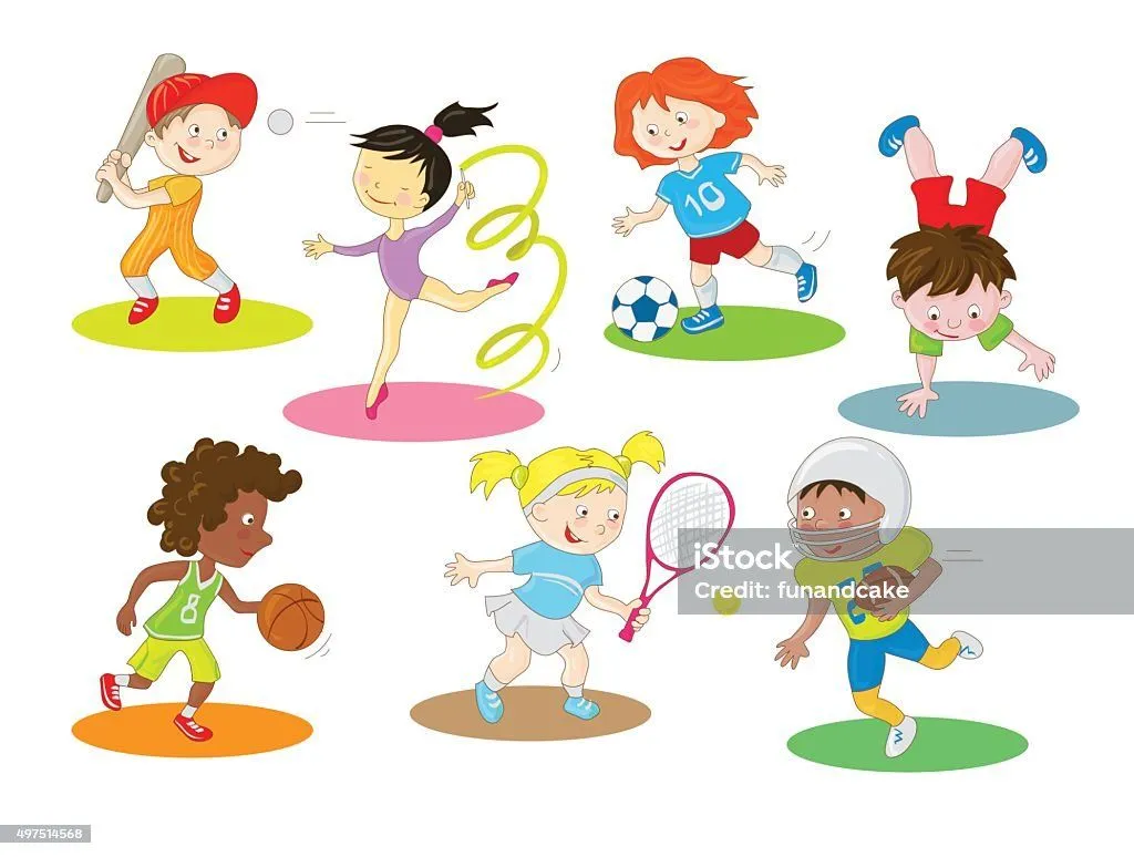 Feliz Saludable Y Activa Niños Haciendo Deportes Al Aire Libre Y ...