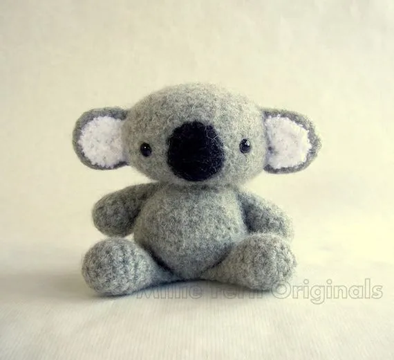 Felted Wool Koala Crochet Plush Toy por MillieFern en Etsy
