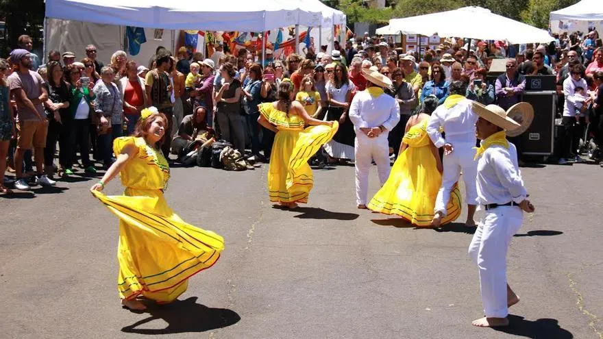 La I Feria Culturas del Mundo reúne a cientos de personas en el ...
