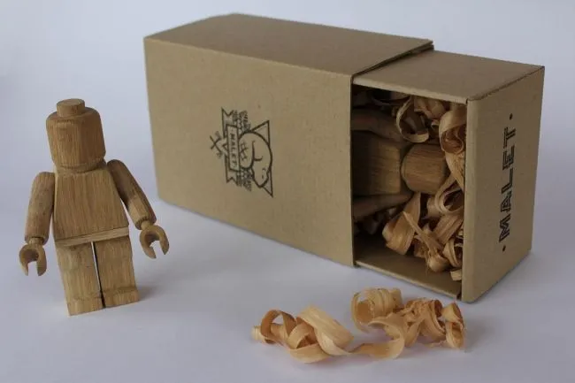 Figuras de LEGO en madera