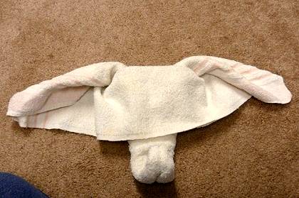 Figuras con toallas de baño-elefante paso a paso