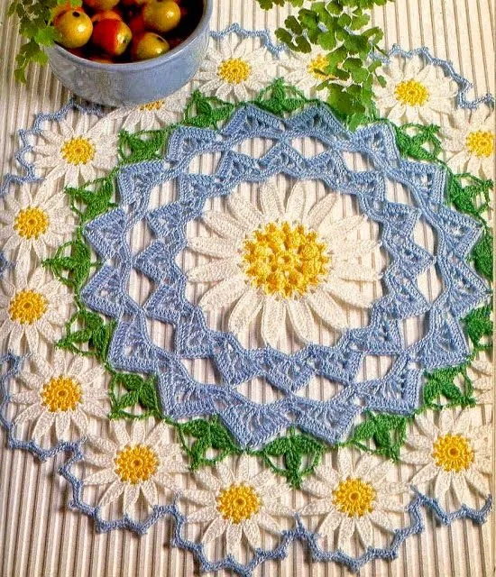 Finísima carpeta con diseño de margaritas al crochet | Crochet y ...