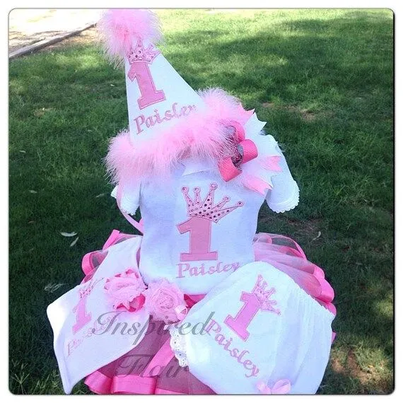 First Birthday Tutu Outfit Pink Princess Crown por InspiredFlair