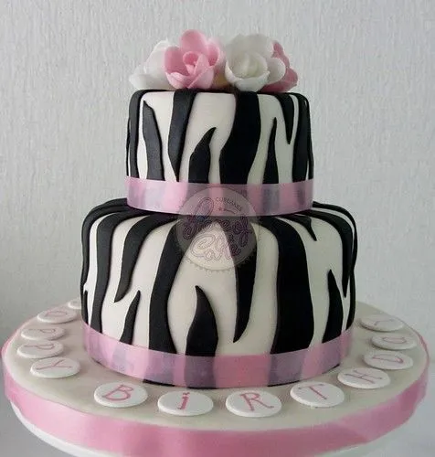 Torta de pisos animal print cebra | Zebra tier cake - a photo on ...