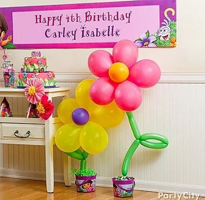 Cómo hacer flores con globos para fiestas infantiles