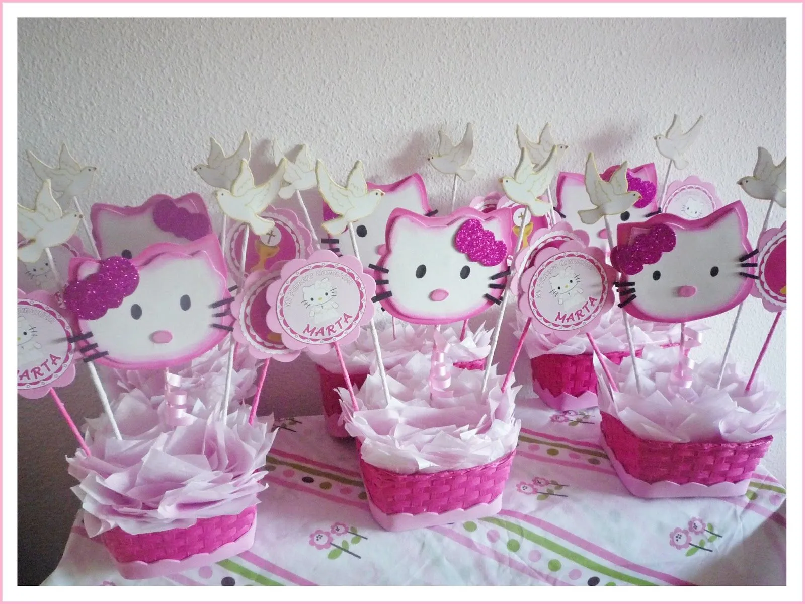 Centros de mesas para cumpleaños infantiles de Hello Kitty - Imagui