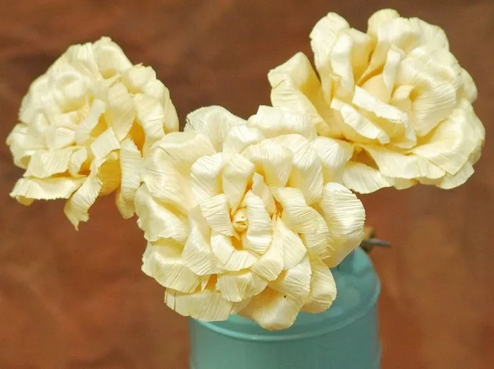 Cómo hacer flores con hojas de maíz | diarioartesanal