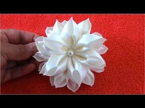 Flores Kanzashi hermosas en cintas de raso paso a paso - YouTube