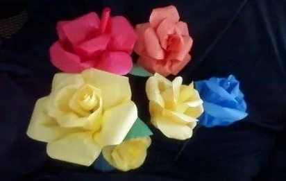 Cómo hacer flores de papel | Aprender manualidades es facilisimo.com Cómo hacer flores de papel | Aprender manualidades es facilisimo.com