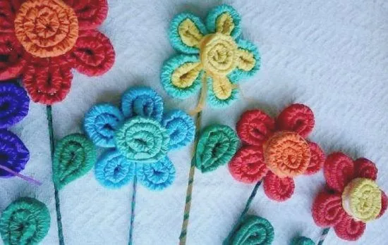 Flores de Papel Crepe Corrugado para Niños | Manualidades Infantiles