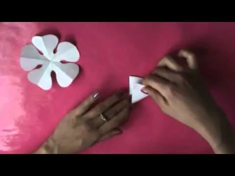Cómo hacer flores de papel PERFECTAS - YouTube