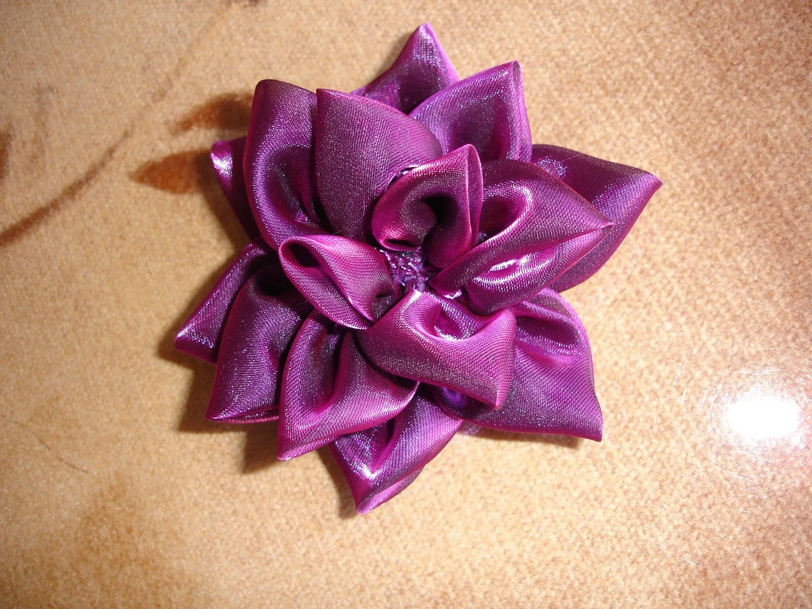 Flores de tela hechas a mano - Imagui