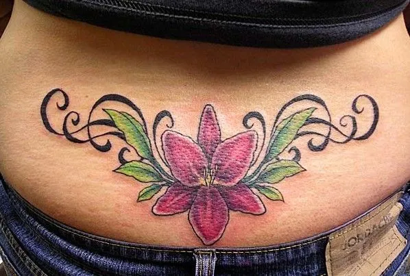Flores Tribal Espalda Baja - Tatuajes para Mujeres