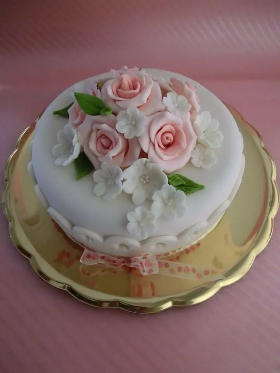 Flowers cake. Torta decoración floral. Flores comestibles ...